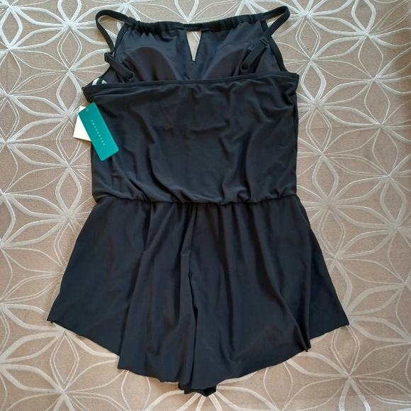 Blouson Top Swimsuit with Pockets! - Picture 5 of 6